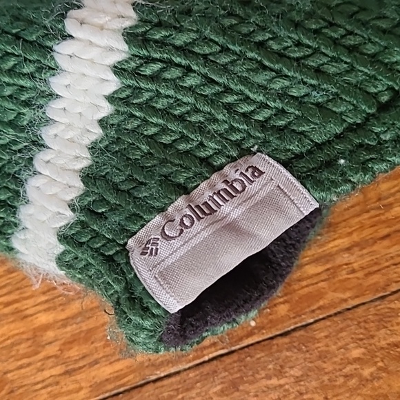 Columbia MSU‎ winter green white yarn Tassel Pom Beanie Hat women's OS - Picture 4 of 11